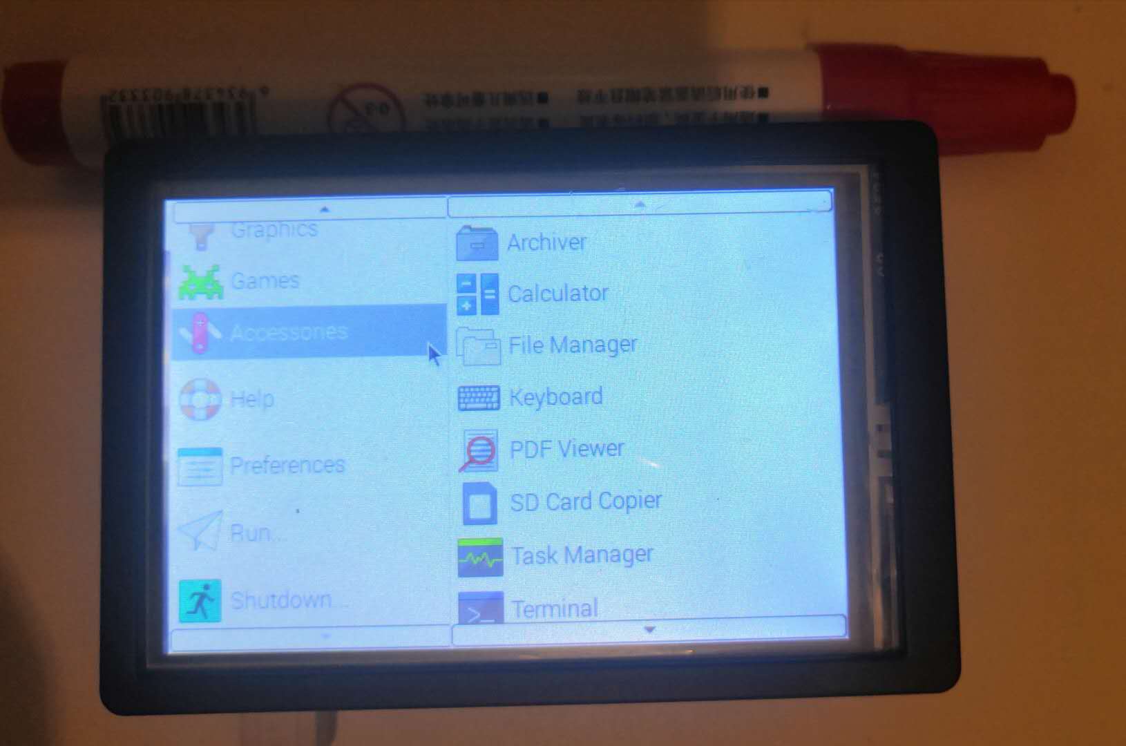 树莓派Model2B + 3.5寸电阻触摸屏